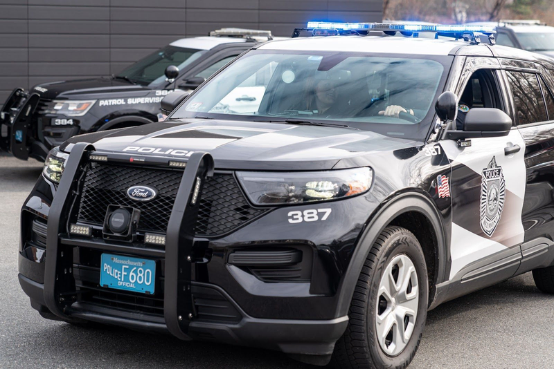 Select Board Ratifies Contract;  Police Chief to Start in May